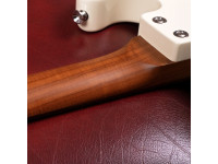 Shergold Masquerader Standard SM11 Solid Quartz White Gloss Shergold Masquerader Standard SM11 Solid Quartz White Gloss